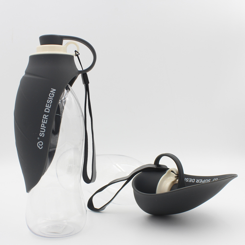 Dog water bottle silicone drinking tray detail